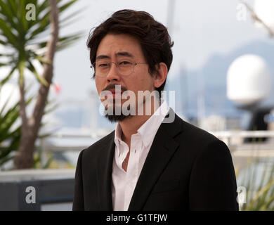 Cannes, Francia. 18 Maggio, 2016. Direttore Na Hong-Jin a stranieri (Goksung) Pellicola fotografica chiamata alla sessantanovesima Cannes Film Festival mercoledì 18 maggio 2016, Cannes, Francia. Credito: Doreen Kennedy/Alamy Live News Foto Stock