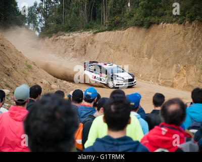 Di Baltar, in Portogallo. Il 19 maggio 2016. Autista Ott Tanak (EST) e co-driver Raigo Mõlder (EST) in Hyundai i20 WRC (vettura numero 12) dal team DMACK World Rally Team durante la WRC Vodafone Rally de Portugal 2016 Shakedown Credito: Daniel Amado/Alamy Live News Foto Stock