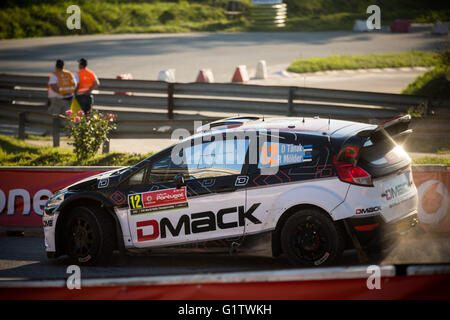 Lousada, Portogallo. 19 maggio, 2016. ott tanak Ford Fiesta rs wrc di dmack world rally team durante la wrc vodafone rally del Portogallo sss1 in lousada, Portogallo. Credito: diogo baptista/alamy live news Foto Stock