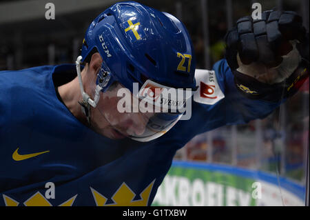 San Pietroburgo, Russia. 19 Maggio, 2016. Martin Lindberg di Svezia reagisce durante l'IIHF Hockey su Ghiaccio Campionati del Mondo quarterfinal gioco tra il Canada e la Svezia a San Pietroburgo, Russia, 19 maggio 2016. Il Canada ha vinto 6-0. © Pavel Bednyakov/Xinhua/Alamy Live News Foto Stock