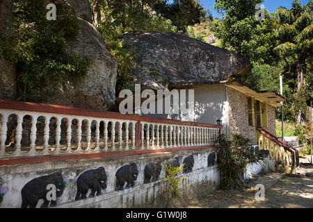 Sri Lanka, Ella, Ravana Ella Tempio esterno Foto Stock