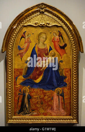 Fra Beato Angelico, (c. 1395-1455). Early Italian Renaissance pittore. Scuola fiorentina. Madonna con il Bambino e i quattro Аngels, inizio 1420 s. Tempera su pannello. Lo stato Museo Hermitage. San Pietroburgo. La Russia. Foto Stock