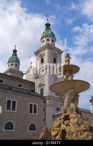 Salisburgo Residenz piazza con fontana (Austria e Europa) Foto Stock