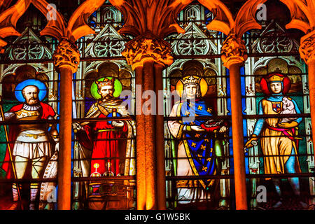 Re francesi e vetrate Saint Severin Chiesa Parigi Francia. Saint Severin una delle chiese più antiche di Parigi Foto Stock