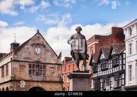 Statua di maggior generale Sir Robert Clive, noto come Clive dell India, in piazza del mercato a Shrewsbury, Shropshire, Inghilterra, Regno Unito Foto Stock