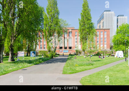Spazi verdi aperti a Birmingham University campus Foto Stock