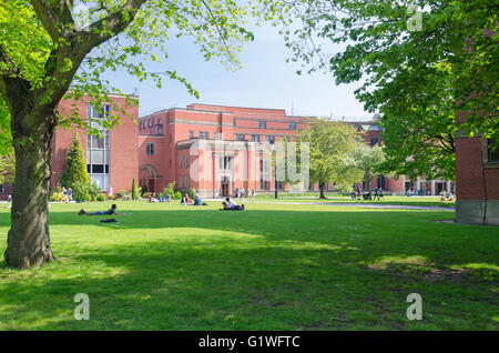 Spazi verdi aperti a Birmingham University campus Foto Stock