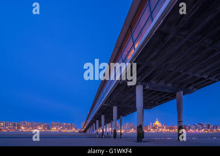 Il molo di Scheveningen è un piacere pier in Olandese di località di Scheveningen nei pressi dell'Aia. Foto Stock