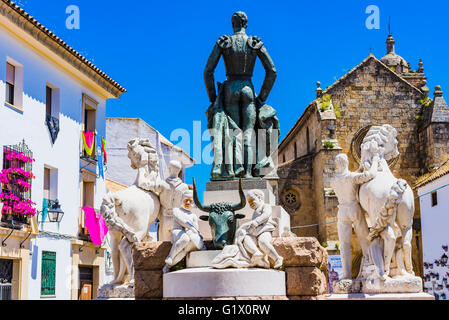 Il monumento a Manolete è una scultura dedicata al torero Manolete si trova nella Plaza del Conde de Priego. Córdoba, Foto Stock