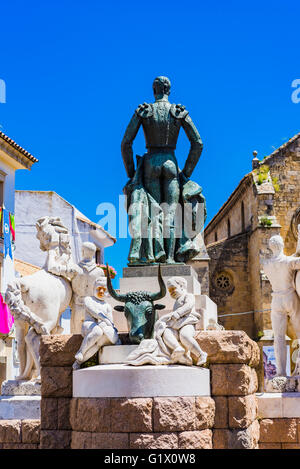 Il monumento a Manolete è una scultura dedicata al torero Manolete si trova nella Plaza del Conde de Priego. Córdoba, Foto Stock