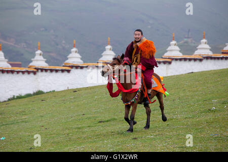 Corse di cavalli di Litang Foto Stock