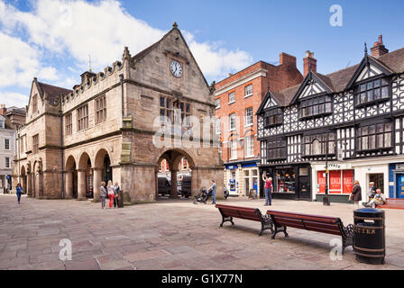 Shrewsbury, il Vecchio Mercato coperto in Piazza del Mercato, Shropshire, Inghilterra, Regno Unito, costruito nel 1596. Foto Stock