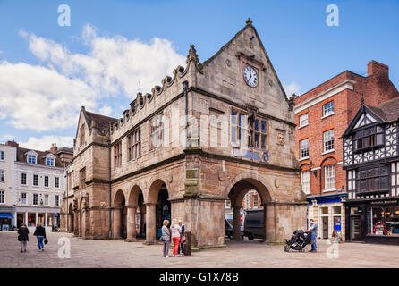 Shrewsbury, il Vecchio Mercato coperto in Piazza del Mercato, Shropshire, Inghilterra, Regno Unito, costruito nel 1596. Foto Stock