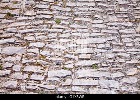 La strada attraverso il villaggio di montagna, Cipro Foto Stock