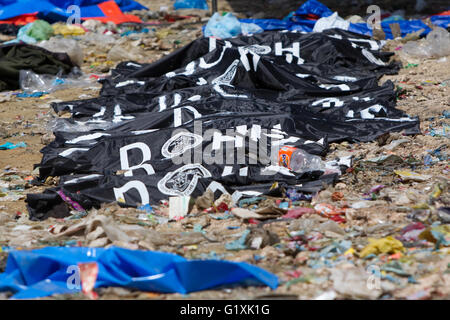 Corpi in sacchetti di cadavere si trova a Cagayan de Oro,Mindanao , Filippine causata dal tifone Sendong durante il mese di dicembre 2011 Foto Stock