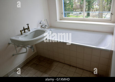 Il design degli interni di bagno al Haus Moholy-Nagy/Feininger in Dessau-Rosslau Foto Stock