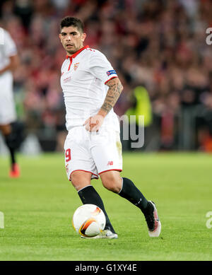 Basel, Svizzera. 18 Maggio, 2016. Sevilla Banega mai in azione durante il 2016 UEFA Europa League Soccer Match Liverpool FC vs FC Sevilla a Basilea, in Svizzera, il 18 maggio 2016. Foto: Thomas Eisenhuth/dpa - nessun filo SERVICE - © dpa/Alamy Live News Foto Stock