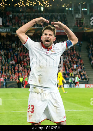 Basel, Svizzera. 18 Maggio, 2016. Sevilla di coke durante il 2016 UEFA Europa League Soccer Match Liverpool FC vs FC Sevilla a Basilea, in Svizzera, il 18 maggio 2016. Foto: Thomas Eisenhuth/dpa - nessun filo SERVICE - © dpa/Alamy Live News Foto Stock