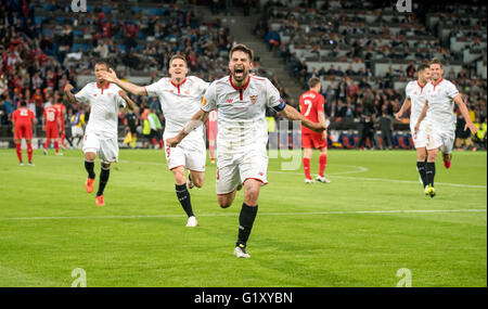 Basel, Svizzera. 18 Maggio, 2016. Sevilla di coke durante il 2016 UEFA Europa League Soccer Match Liverpool FC vs FC Sevilla a Basilea, in Svizzera, il 18 maggio 2016. Foto: Thomas Eisenhuth/dpa - nessun filo SERVICE - © dpa/Alamy Live News Foto Stock