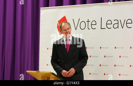 Newport, Isle of Wight, Regno Unito. Il 20 maggio 2016. Andrew Turner MP (Isle of Wight) parla di un voto lasciare rally al Christ King College Credit: Darren Toogood/Alamy Live News Foto Stock