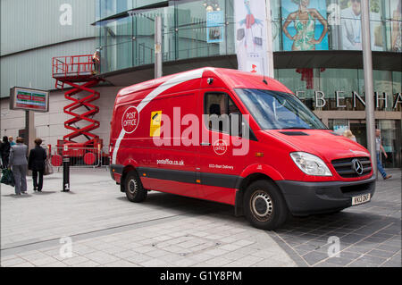 Ufficio postale, furgoni portavalori. Un ufficio postale Sprinter van in Liverpool, Merseyside, Regno Unito Foto Stock