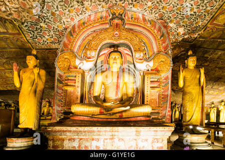 Budda seduto, grotta del Re divino, Dambulla, Sri Lanka Foto Stock