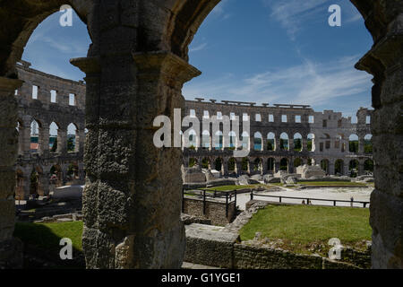 Vista l'anfiteatro romano,Pola Istria Croazia Foto Stock