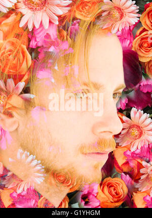 La doppia esposizione ritratto di uomo bello combinato con fiori Foto Stock