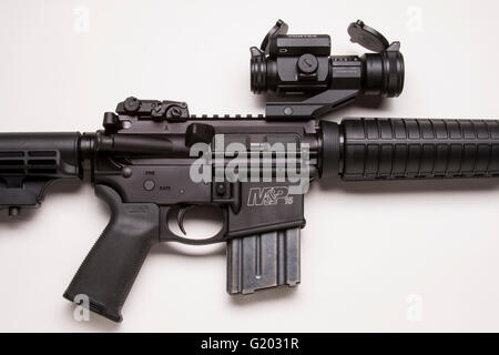 Smith & Wesson M&P15 Fucile con portata a vortice Foto Stock