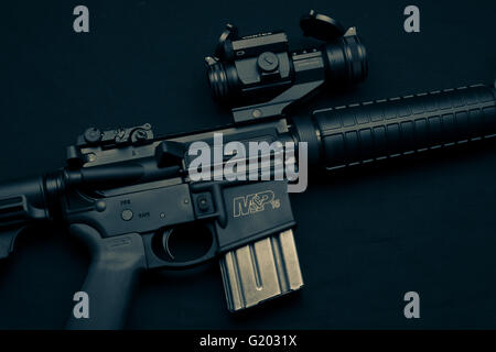 Smith & Wesson M&P15 Fucile con portata a vortice Foto Stock