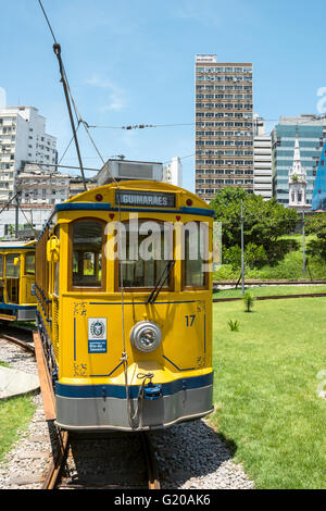 RIO DE JANEIRO, febbraio 19, 2016 - Dopo molti anni in Rio de Janeiro ancora hanno lanciato un famoso tram da Lapa a Santa Ter Foto Stock