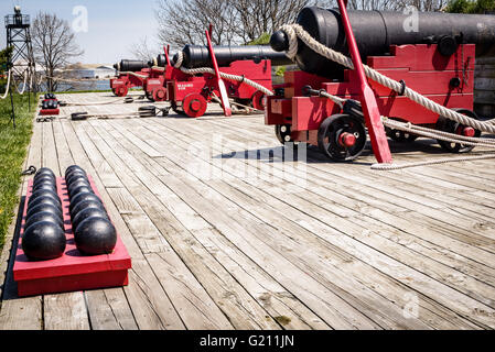 18lb Cannon batteria, Fort McHenry National Park, Baltimore, MD Foto Stock