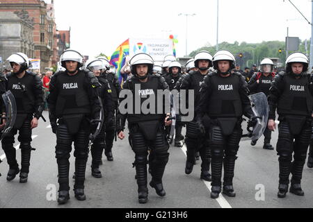 Gdansk, Polonia 21st, maggio 2016 persone prende parte alla LGBT sostenitori rally in Gdansk. I partecipanti ha chiesto il rispetto di diritti dei gay in Polonia. Credito: Michal Fludra/Alamy Live News Foto Stock