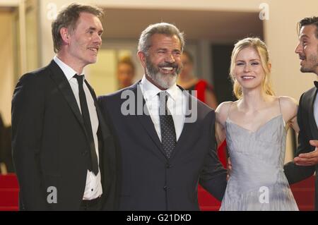 Cannes, Francia - 21 Maggio 2016: sangue Padre Movie Premiere con Mel Gibson, attrice Erin Moriarty, attore Diego Luna e direttore Jean Francois Richet | Utilizzo di tutto il mondo Foto Stock