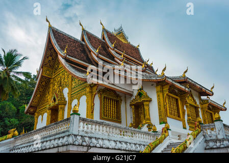 Tempio buddista Haw Pha Bang presso il Royal Palace, distretto storico, a Luang Prabang, Louangphabang, Laos Foto Stock