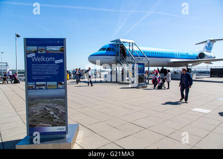 Amsterdam Schiphol international airport, aerei alle porte, edificio terminal, Observation Deck, pubblica area di visualizzazione Foto Stock