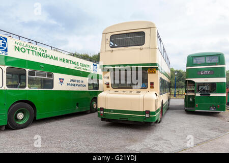 Vecchio double decker bus dalla parte posteriore al trasporto di Nottingham Heritage Centre, Wolverhampton, Nottinghamshire, England, Regno Unito Foto Stock