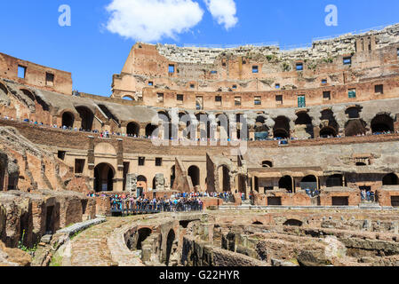L'interno del Colosseo, Roma, spettacolari rovine dai giorni della Roma Imperiale Foto Stock