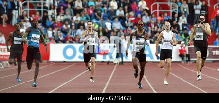 Terzo posto atleta ceca Pavel Maslak (terzo da sinistra) compete nel 400 metro eseguire durante il Golden Spike meeting di atletica a Ostrava, Repubblica Ceca, Venerdì, 20 maggio 2016. Nella foto da sinistra: Michael Mathieu di Bahamas, Javon Francesco da Jamica, Pavel Maslak dalla Repubblica ceca, Tony McQuay DA STATI UNITI D'AMERICA, Jeremy Wariner da USA e Martyn Rooney dalla Gran Bretagna. (CTK foto/Jaroslav Ozana) Foto Stock