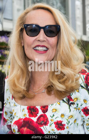 Londra, Regno Unito. Il 23 maggio 2016. Jerry Hall. Premere il tasto Giorno della RHS Chelsea Flower Show. Il 2016 mostra è aperta al pubblico dal 24-28 maggio 2016. Credito: Immagini vibranti/Alamy Live News Foto Stock