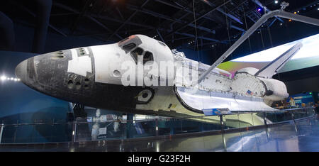 Lo Space Shuttle Atlantis che è esposta al Complesso Visitatori del Centro Spaziale Kennedy Foto Stock
