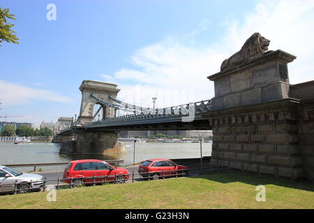 Il Ponte della Catena, la Collina del Castello, Budapest, Ungheria Foto Stock