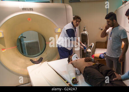 MRI-scanner a Sulaimaniya ospedale, Iraq Foto Stock