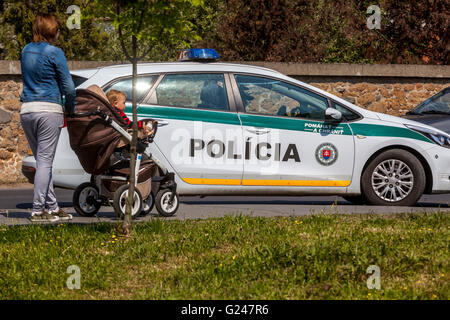 Auto della polizia slovacca, Filakovo, Slovacchia, Europa strada della polizia slovacca Foto Stock