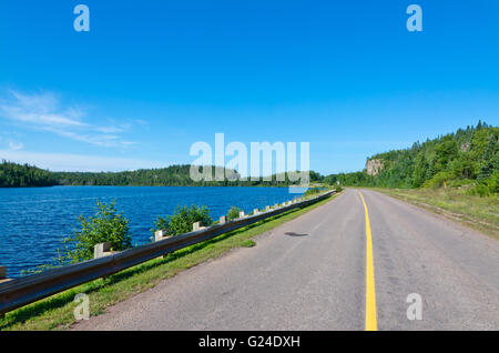 TransCanada highway lungo Lago Superior shore Foto Stock