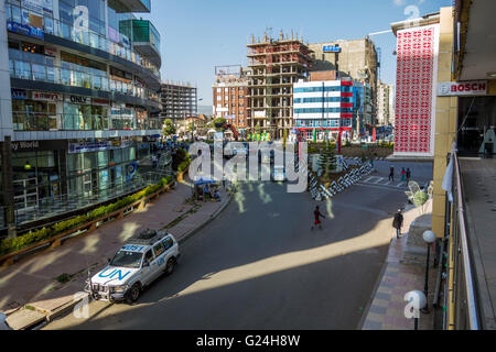 Un importante incrocio in Etiopia ad Addis Abeba Foto Stock