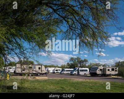 Rio Grande villaggio RV full-hookup campeggio, parco nazionale di Big Bend, Texas. Foto Stock