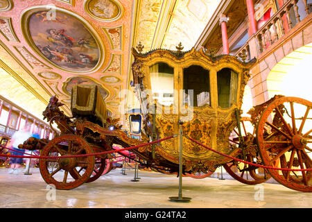 Storico Royal carrello Nel Museu Dos Coches in Belém Foto Stock