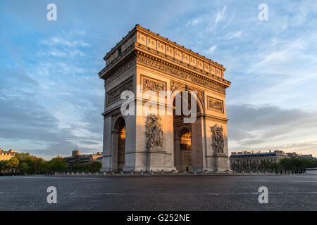 Arc de Triomphe Paris city al tramonto - Arco di Trionfo Foto Stock