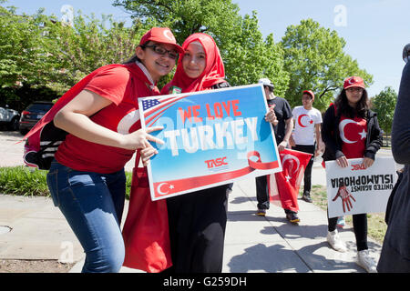 Turkish-Americans partecipare a "La pace e la solidarietà a piedi' - Washington DC, Stati Uniti d'America Foto Stock